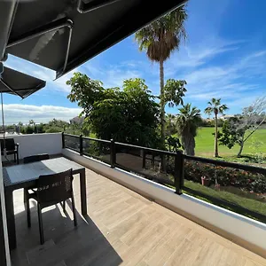 En Complejo Residencial Con Piscina Apartamento